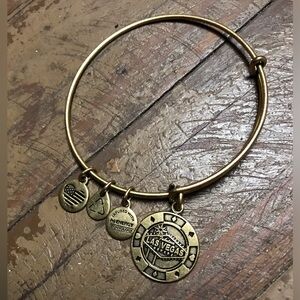Pure Avia Las Vegas Charm Bracelet